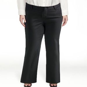 Lee® Women's Regular Fit Comfort Waist Straight Woven Pant